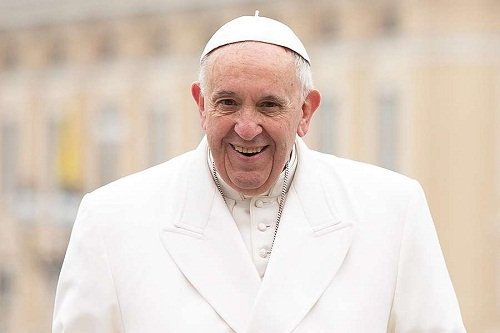 Pope warns Nigerian Priests Against Disrespect For Bishop