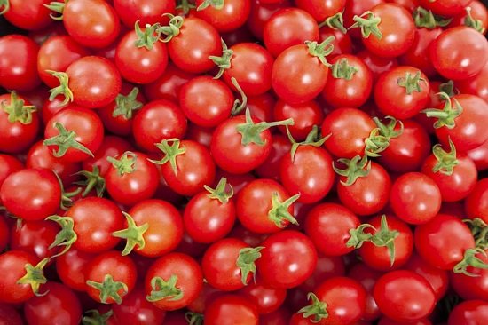 Rotten Tomatoes Can Cause Cancer – Expert warns