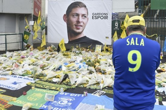 Body from wreck of Sala plane taken to Britain
