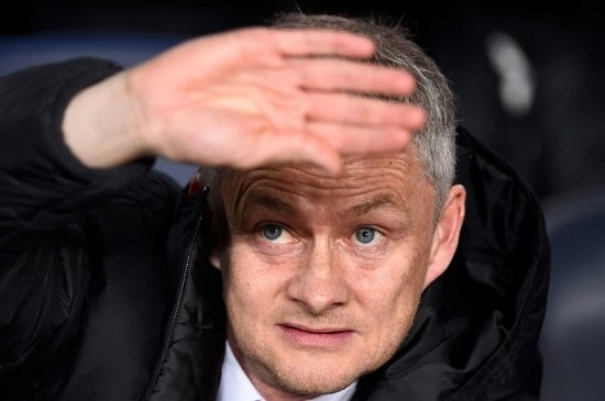 Solskjaer eyes strong finish as Everton lie in wait