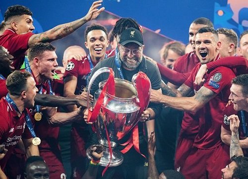 Adam Bogdan believes the Reds have a "very good chance" of winning the Premier League this season