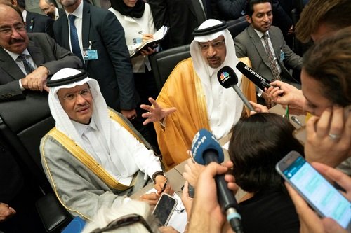 Most Gulf Markets Track Asian shares, Oil Prices Higher