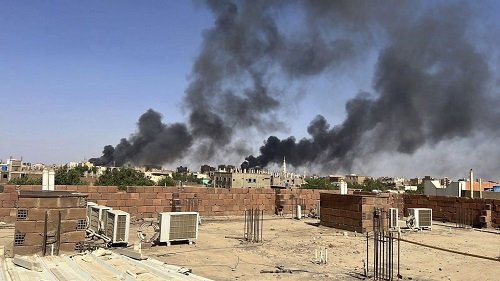 UN refugee chief says over 500,000 have fled Sudan