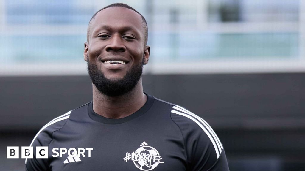 Stormzy joy at new #Merky FC football, gaming and music community centre - BBC