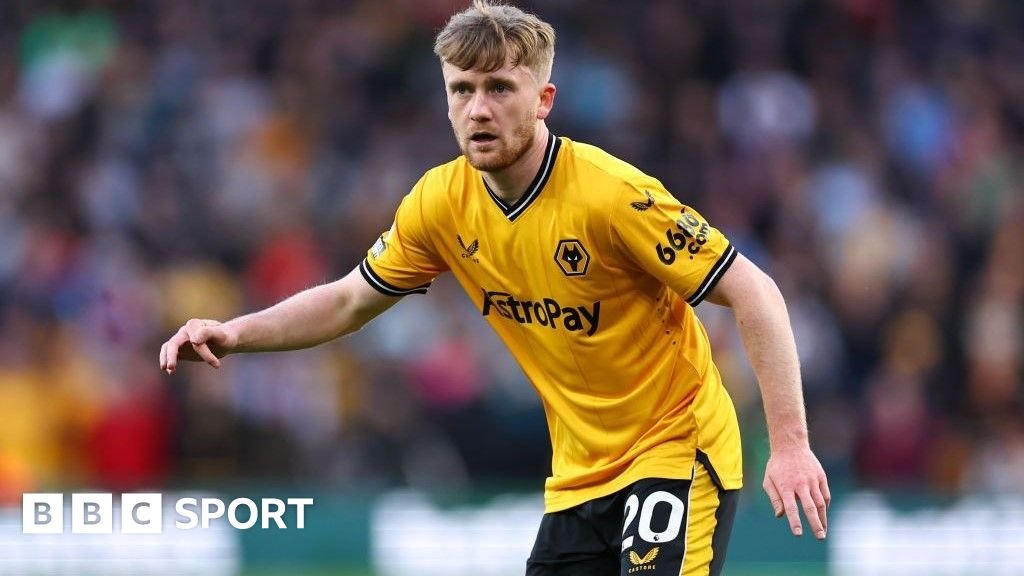 Tommy Doyle: Wolves make midfielder's move from Manchester City permanent - BBC