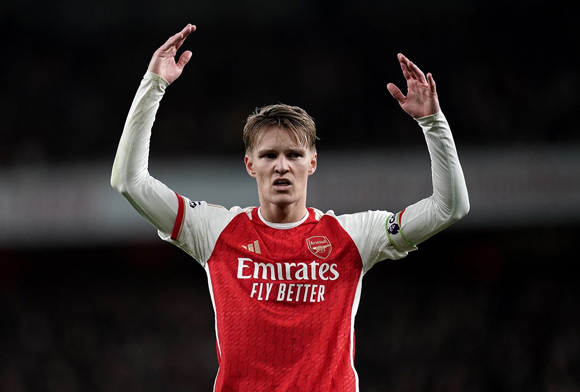 Arsenal cut Liverpool's lead at top of table to two points with 3-1 victory - Morning Star Online
