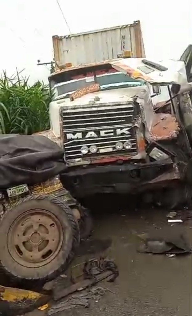 Many feared dead in Anambra road crash